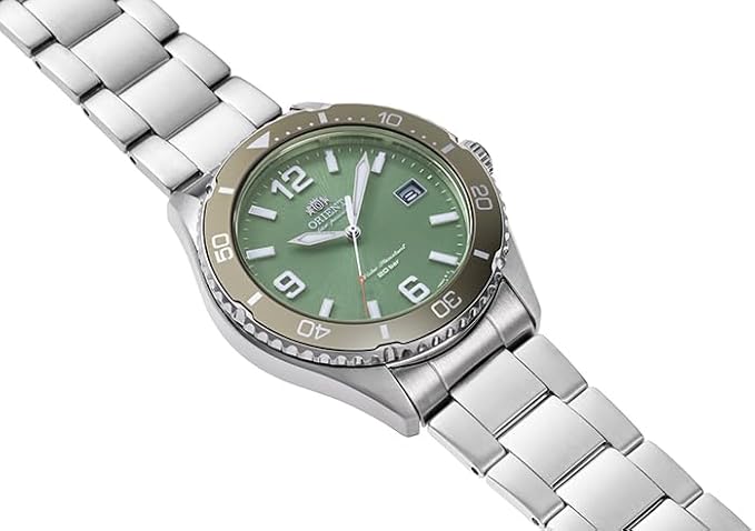 ORIENT MAKO SOLAR POWERED SILVER & GREEN MEN WATCH RN-WJ0001E