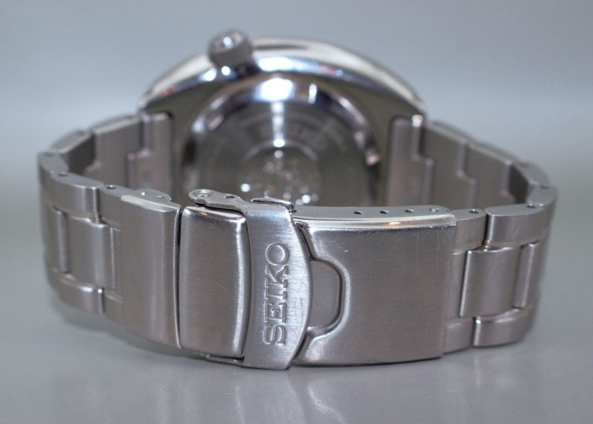 SEIKO PROSPEX GREAT WHITE SHARK KANJI DATE MEN WATCH (LIMITED MODEL) SBDY031