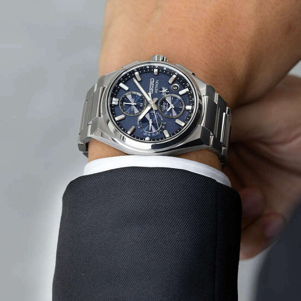 SEIKO ASTRON NEXTER GPS SOLAR RADIO WAVE SILVER & BLUE MEN